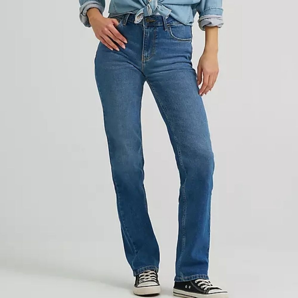 Wrangler High Rise True Straight Leg